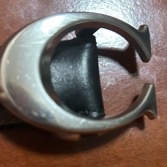 M size Women’s Coach Black Leather Belt in EUC - Picture 3 of 3